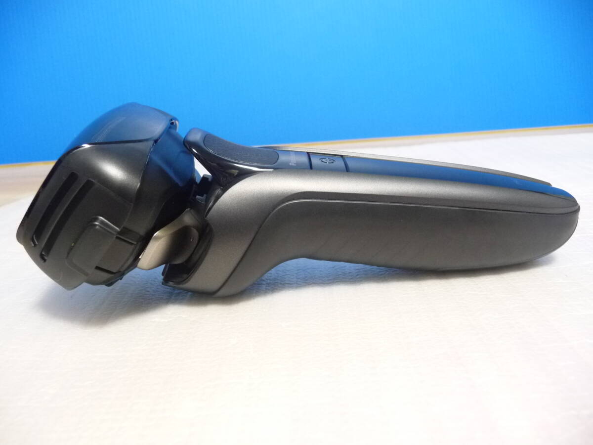 ◆展示美品 パナソニック Panasonic メンズシェーバー LAMDASH（ラムダッシュ）PRO リニアモーター5枚刃 ES-LV5W-K [お風呂でも剃れる]