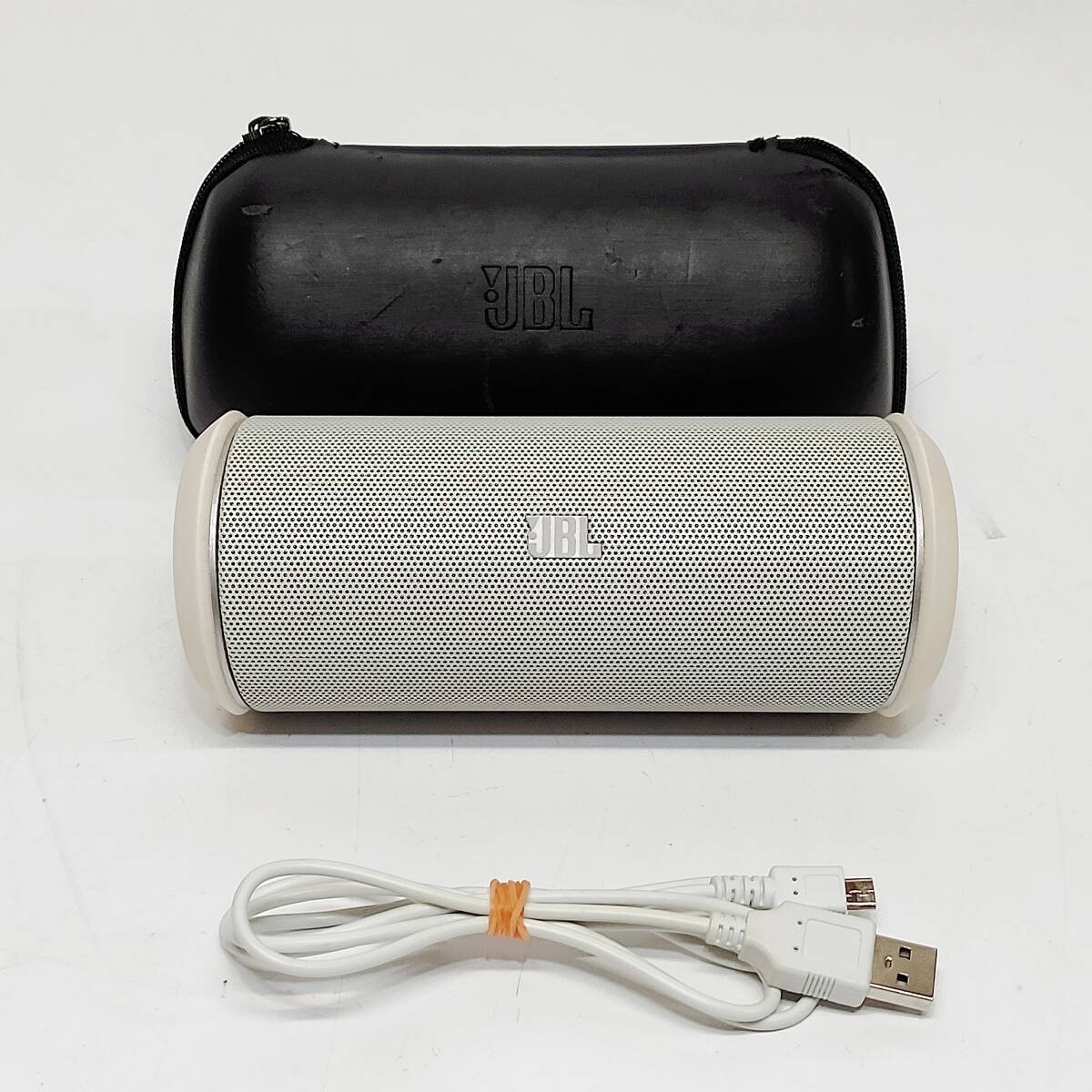 ●動作品 ジェービーエル FLIP2 ポータブル ワイヤレススピーカー JBL ホワイト Bluetooth オーディオ 音響機器 S4620