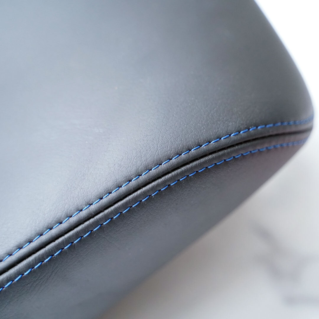 新品・未使用■プリウス ZVW30　本革ヘッドレスト　運転席・助手席セット　ロブソンレザー張り替え済み　張り替え後未使用　｜送料無料