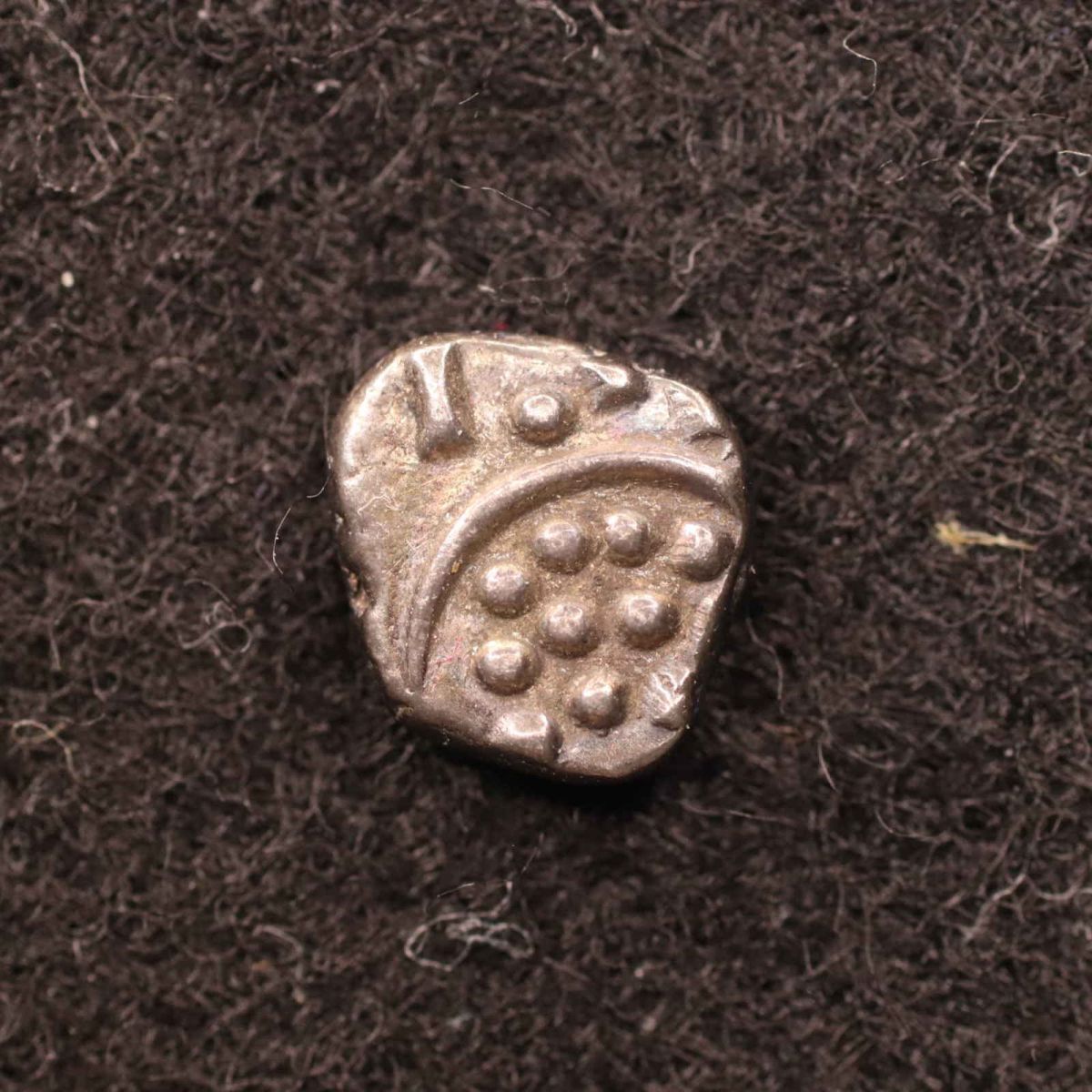 *[令]南インド トラヴァンコール王国 1 Chuckram小型銀貨（1860-1880）[E5119]7n0