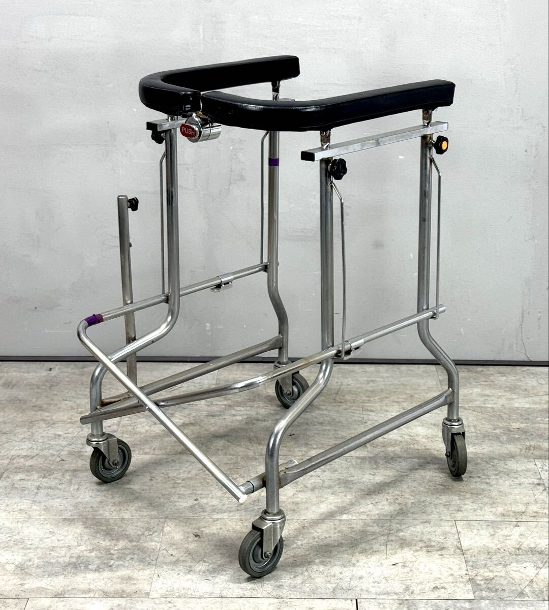 アルコー 折りたたみ 歩行車 歩行補助器 歩行器 ガードル台あり コンパクト リハビリ 介助 介護 折り畳み歩行車■兵庫県姫路市から A25-287