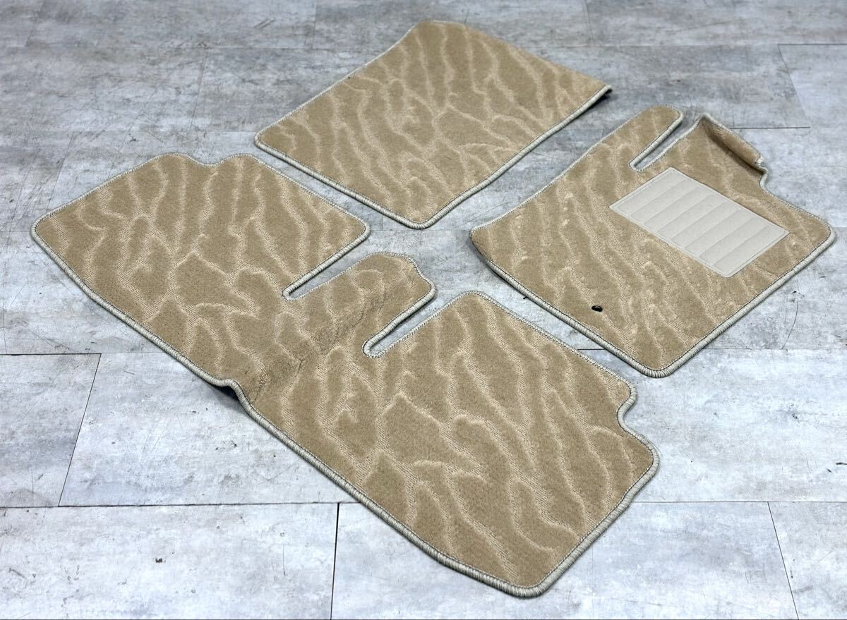 未使用/保管品■フロアマット ダイハツ ムーヴ コンテ ベージュ マットセット カー用品 内装 車 社外品■兵庫県姫路市から 25-4425