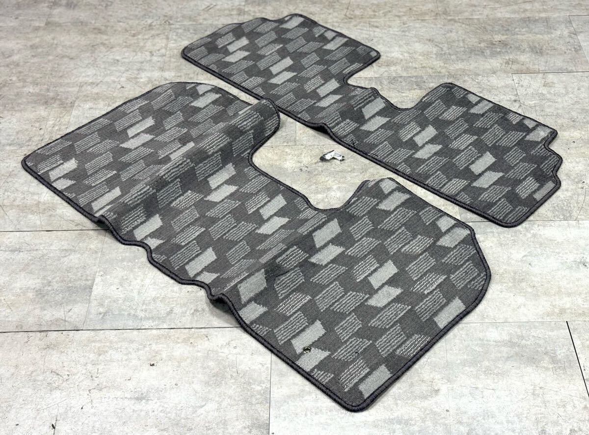 未使用/保管品■フロアマット スズキ MRワゴン MF22S マットセット カー用品 内装 車 社外品■兵庫県姫路市から 25-4195