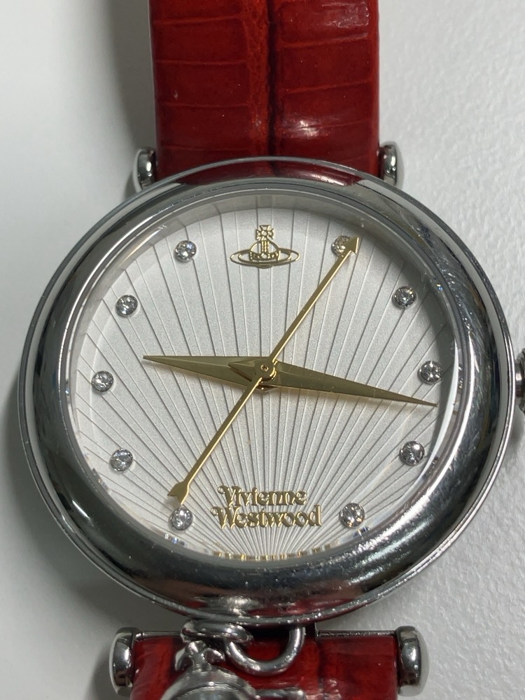 ★VivienneWestwood ヴィヴィアン・ウエストウッド 腕時計 赤系 レディース 本体のみ 中古 不動品 ブランド
