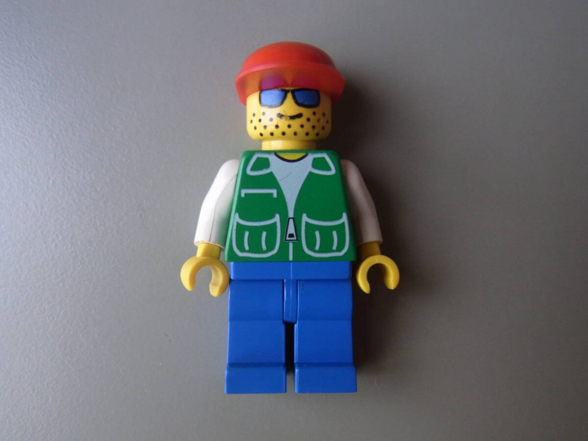 【中古】レゴ[LEGO]ミニフィグ 赤い帽子・青いサングラスのアウトドア風の男性 #6539,#6552 1993年 [pck001] オールドレゴ ヴィンテージ