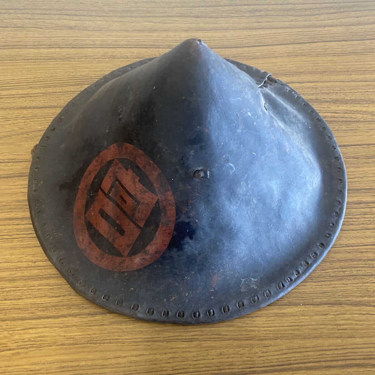 旧家整理品　陣笠　甲冑　鎧　 時代武具 時代物 武具 骨董品　古美術品　刀装具　日本刀　横幅31cm 高さ7.5cm【1015】