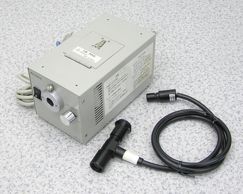 ■♪ KEYENCE/キーエンス 60,000lx ファイバー照明装置 CV-F10 フォワードコンバータ方式 直流点灯 ライトガイド付き