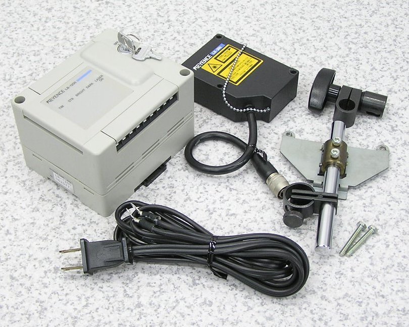 ■♪ KEYENCE/キーエンス CCDレーザ変位計 センサヘッド LB-300 + アンプユニット LB-1200 通電OK！きれいです！