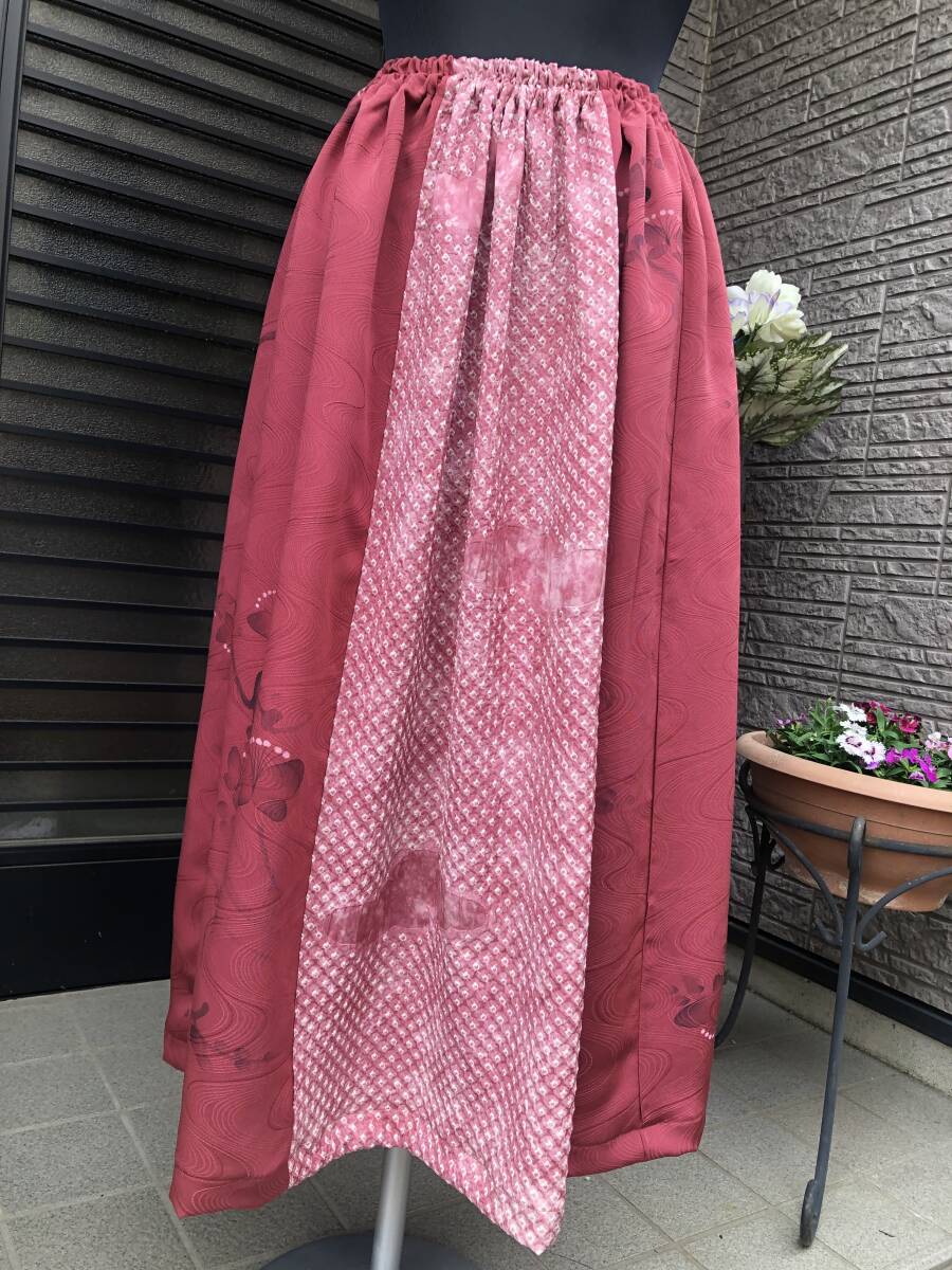 ハンドメイド　着物リメイク・和服リメイク　綸子・総絞り　パッチワーク　フレアスカート・ロングスカート　送料230円　正絹