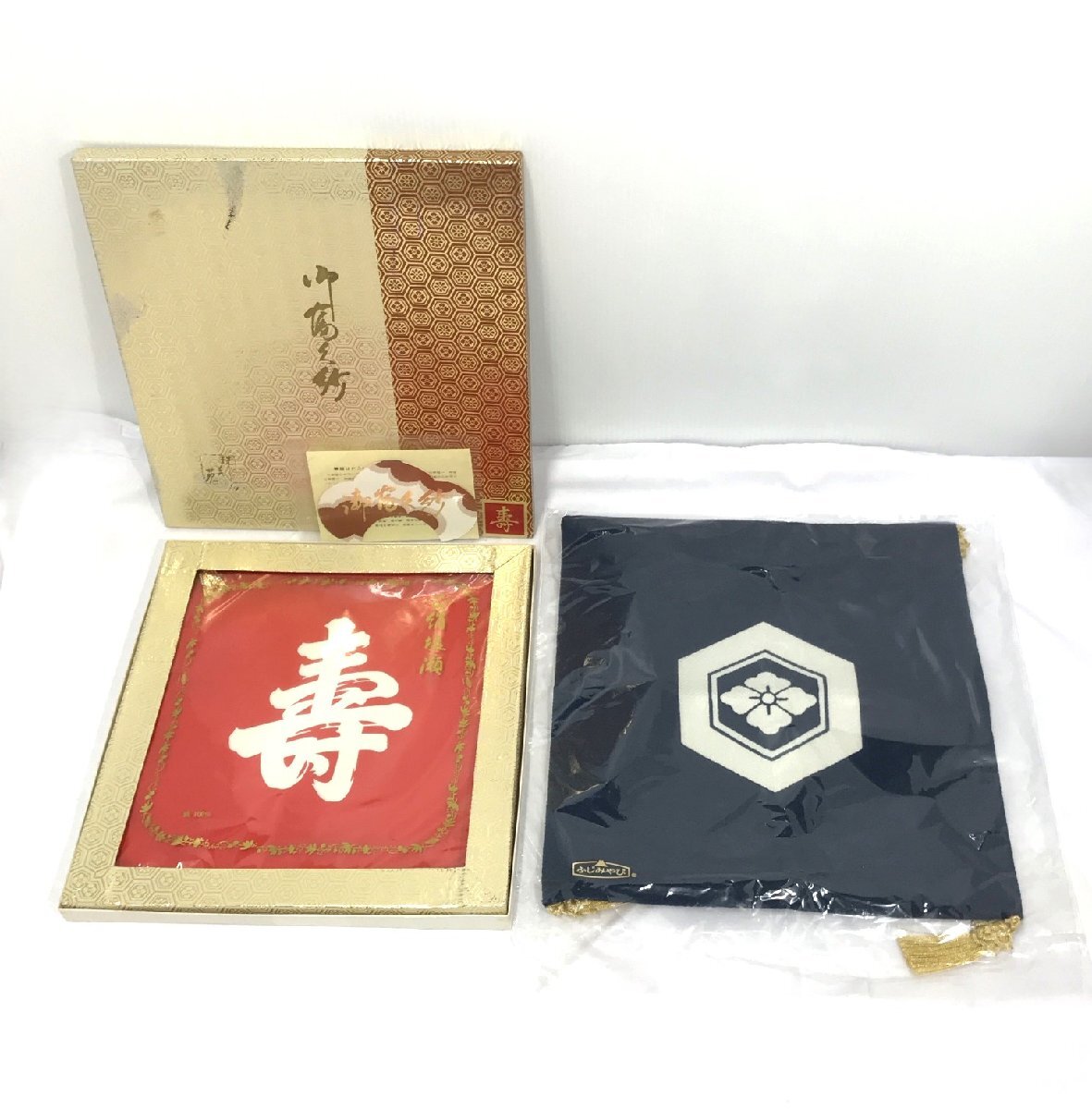 ふくさ 赤 紺 2点 富久紗/珠美苑 赤 正絹 ８号「寿」約29×30㎝ 塩瀬 しおり付 箱あり/ふじみやび 青 箱なし/保管品【道楽札幌】