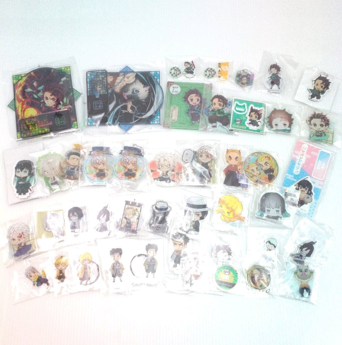 鬼滅の刃 アクスタ アクリルスタンド チャーム 約43個まとめ 全集中展 炭治郎 善逸 伊之助 宇髄 行冥 伊黒 実弥 煉獄 無惨 グッズ 道楽札幌