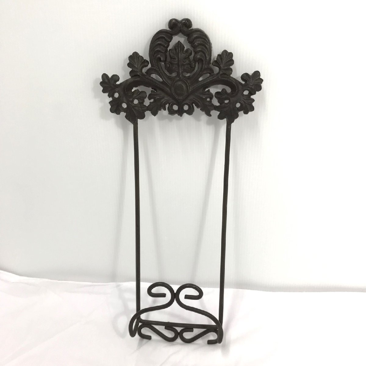 アンティーク 壁掛け アイアンプレートホルダー 壁飾り 鉄製 インテリア 皿飾り 雑貨【道楽札幌】