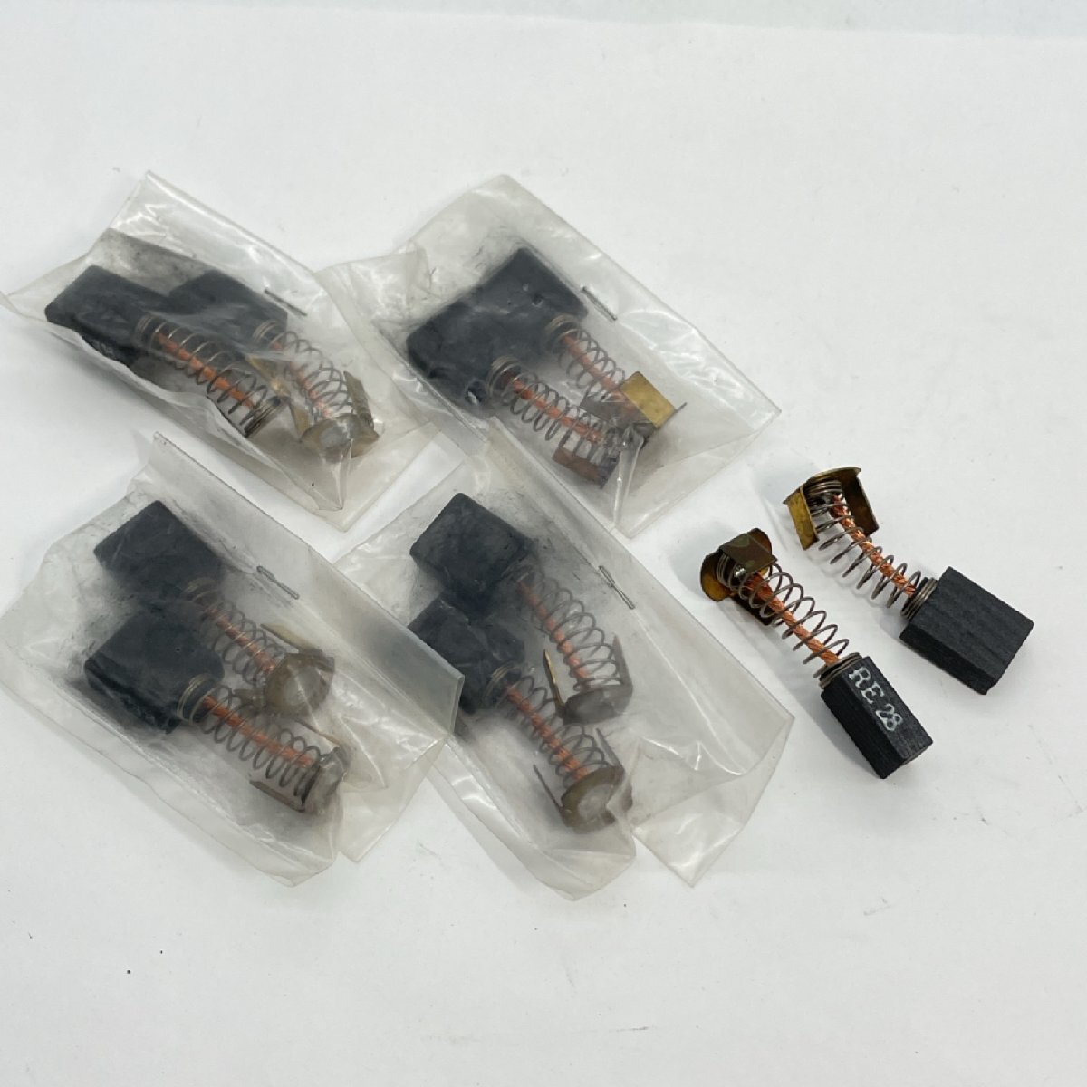 カーボンブラシ10個まとめ 電動工具部品 750-034 エアコンプレッサー RE28【道楽札幌】