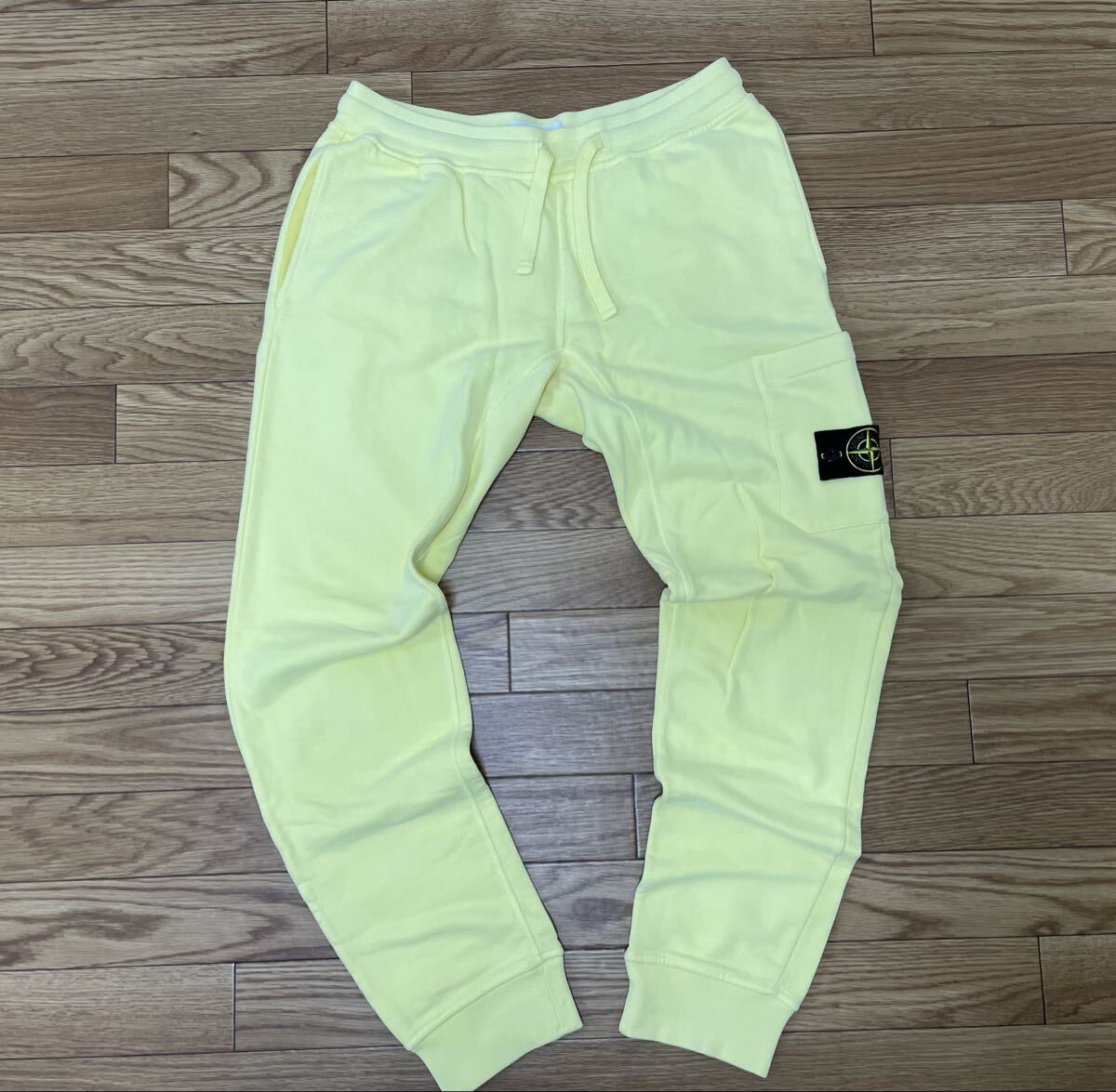STONE ISLAND ストーンアイランド 　スウェットパンツ　ルーマニア製　イエロー M サイズ　国内正規品　