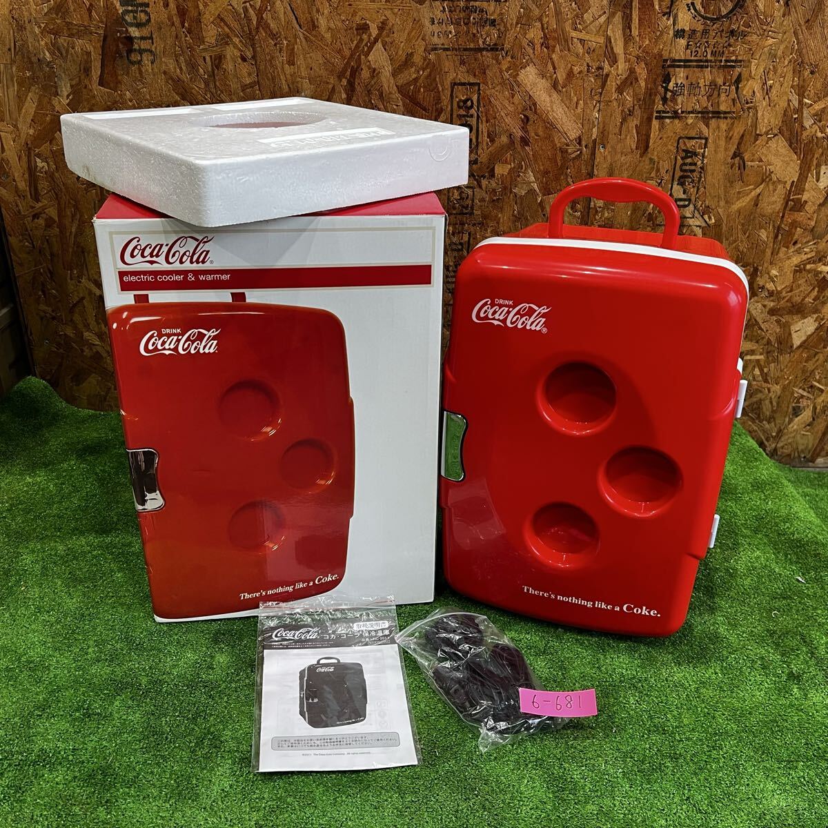 6-681】未使用 コカコーラ 保冷温庫　HC-2011　14L　 冷温庫 コンパクト電子保冷保温ボックス　アウトドア　ドライブ　