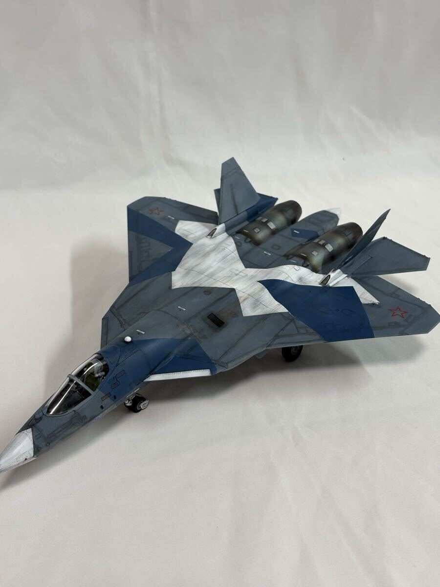 1/72 ロシア空軍 T-50 PAK-FA 塗装済み完成品 HOBBYBOSS スホーイ フランカー su-57