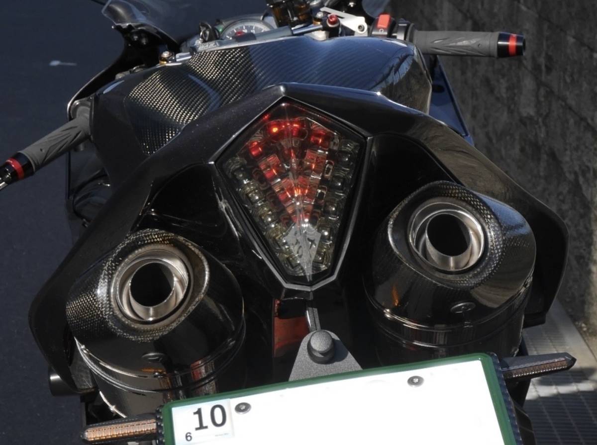 送料無料 即納可 未使用 YZF-R1 4C8 スモークLEDテールランプ 2007-2008用 YAMAHA ヤマハ T-MAXにも？ RN20