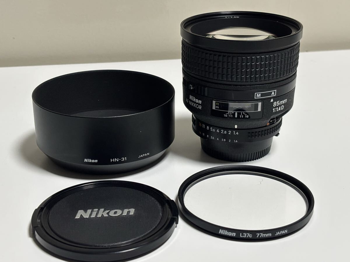 美品、動作品 Nikon ニコン AF NIKKOR 85mm 1:1.4D レンズ レンズフィルター(L37c 77mm) フード(HN-31)