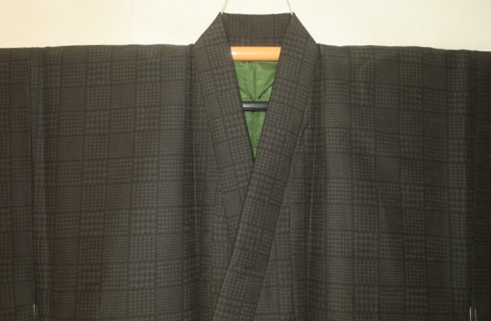 拾11090RM シルク化繊丹後縮緬調 男着物袷 裄70丈147К茶色濃淡・角通し千鳥格子文様 洗える江戸小紋 新品 茶人好み