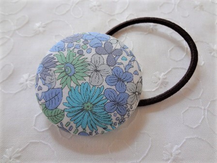 *ハンドメイド*リバティ*Pebble/アイスブルー*ペブル*３８ｍｍ*ヘアゴム*