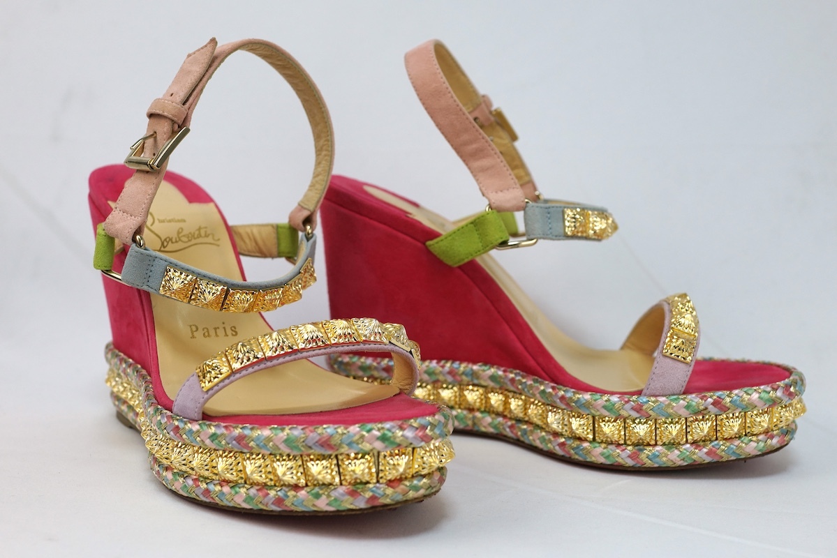 Christian Louboutin クリスチャンルブタン PYRACLOU ピラクロウ ウェッジソール サンダル スエード スタッズ 36(約23cm) ピンク マルチ