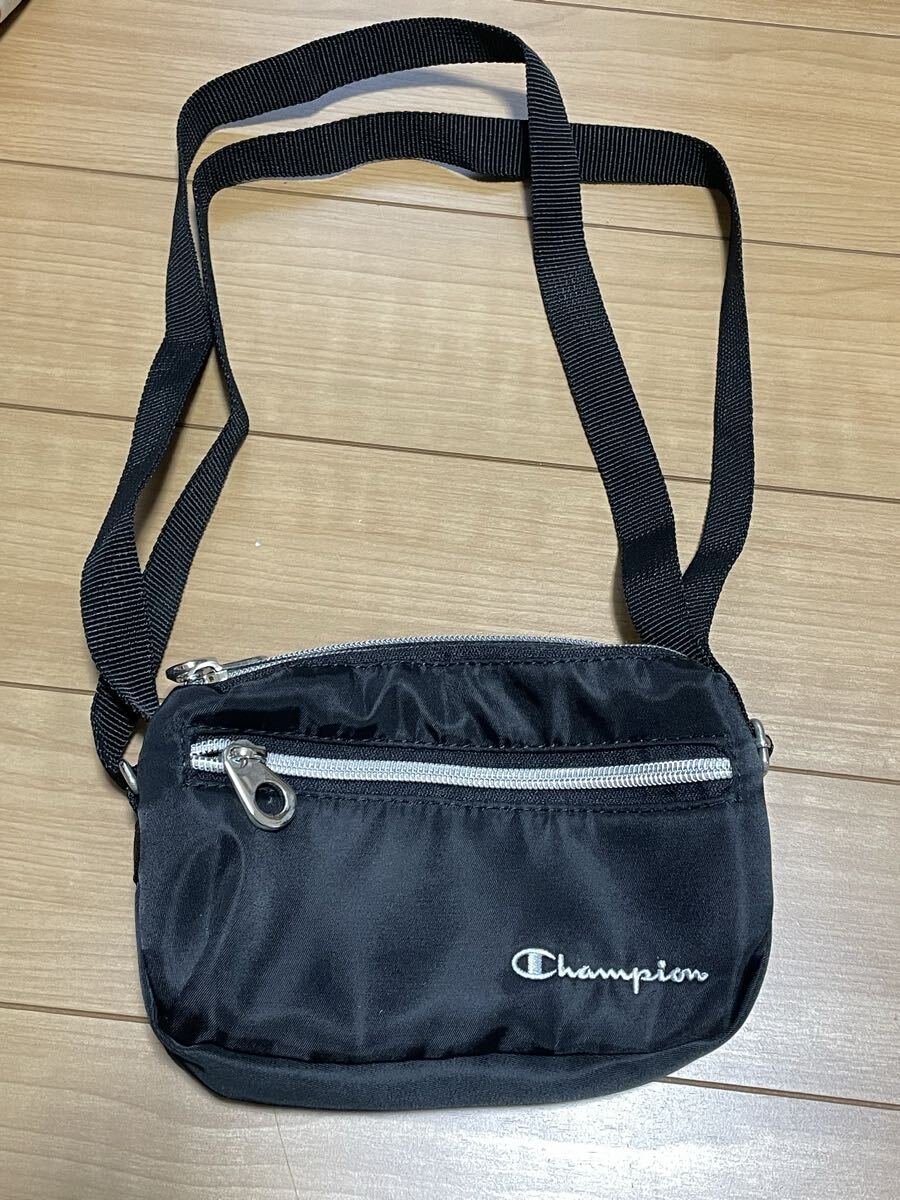 ★未使用新品！champion チャンピオン☆ミニショルダーバッグ☆送料185円★