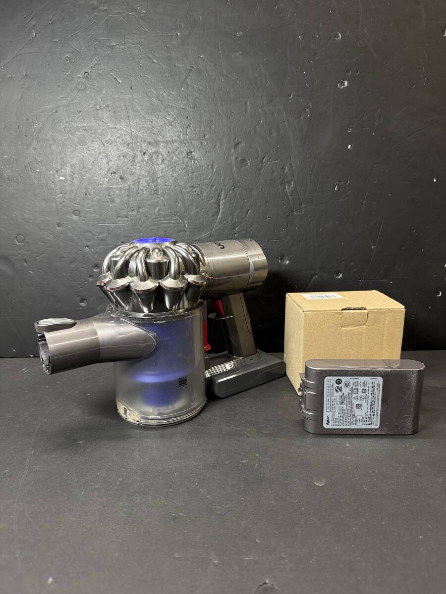 ★格安出品 dyson ダイソン コードレス掃除機 本体 バッテリー付 通電可 家電 掃除道具 現状品 ジャンク GT612