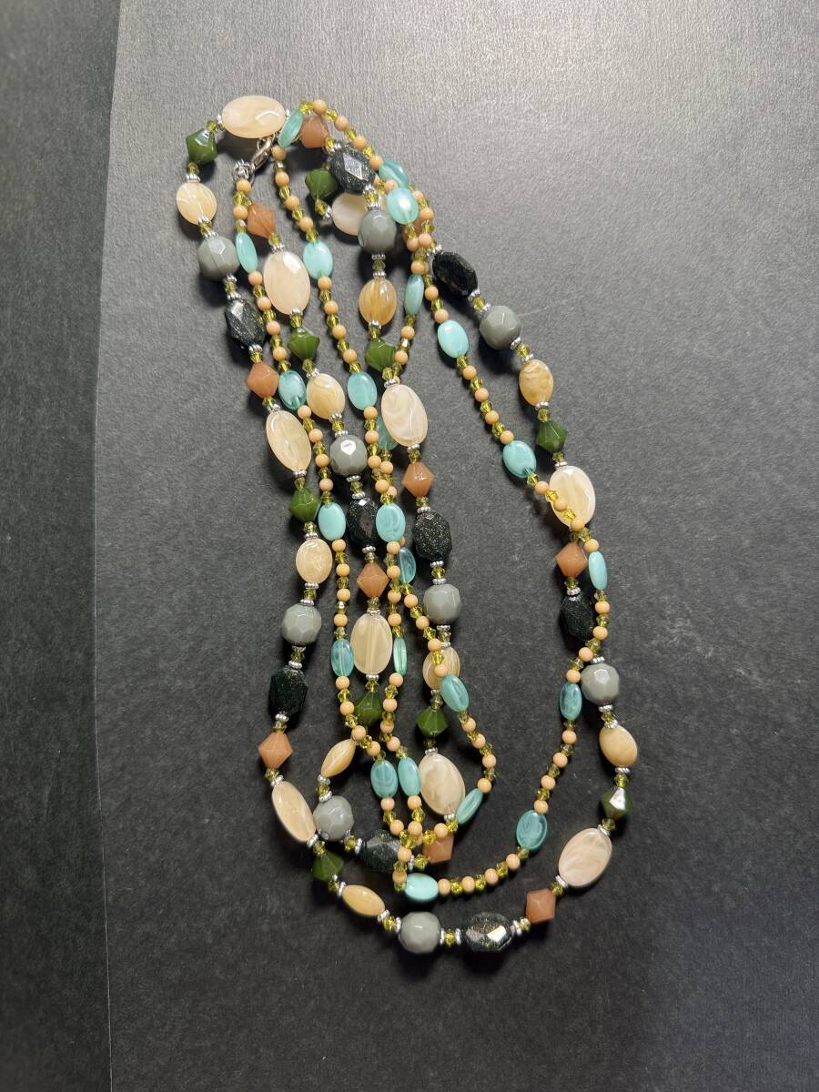 ★コレクター必見 ロング ビーズネックレス 全長約105㎝ カラフル レディース アクセサリー レトロ コレクション Se3
