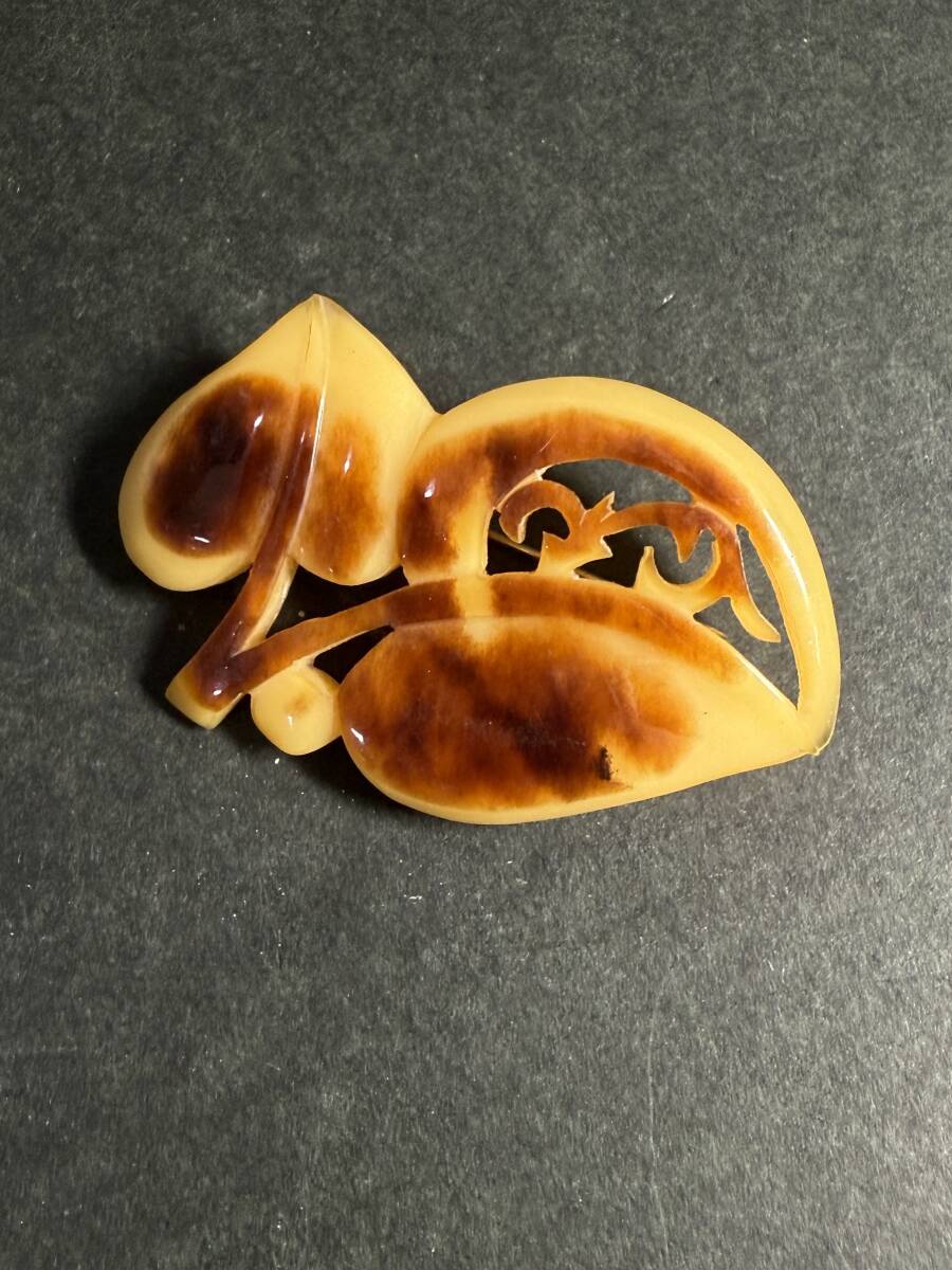 ★コレクター必見 ブローチ べっ甲風 べっ甲調 葉っぱモチーフ レディース アクセサリー レトロ 飾り コレクション Se9