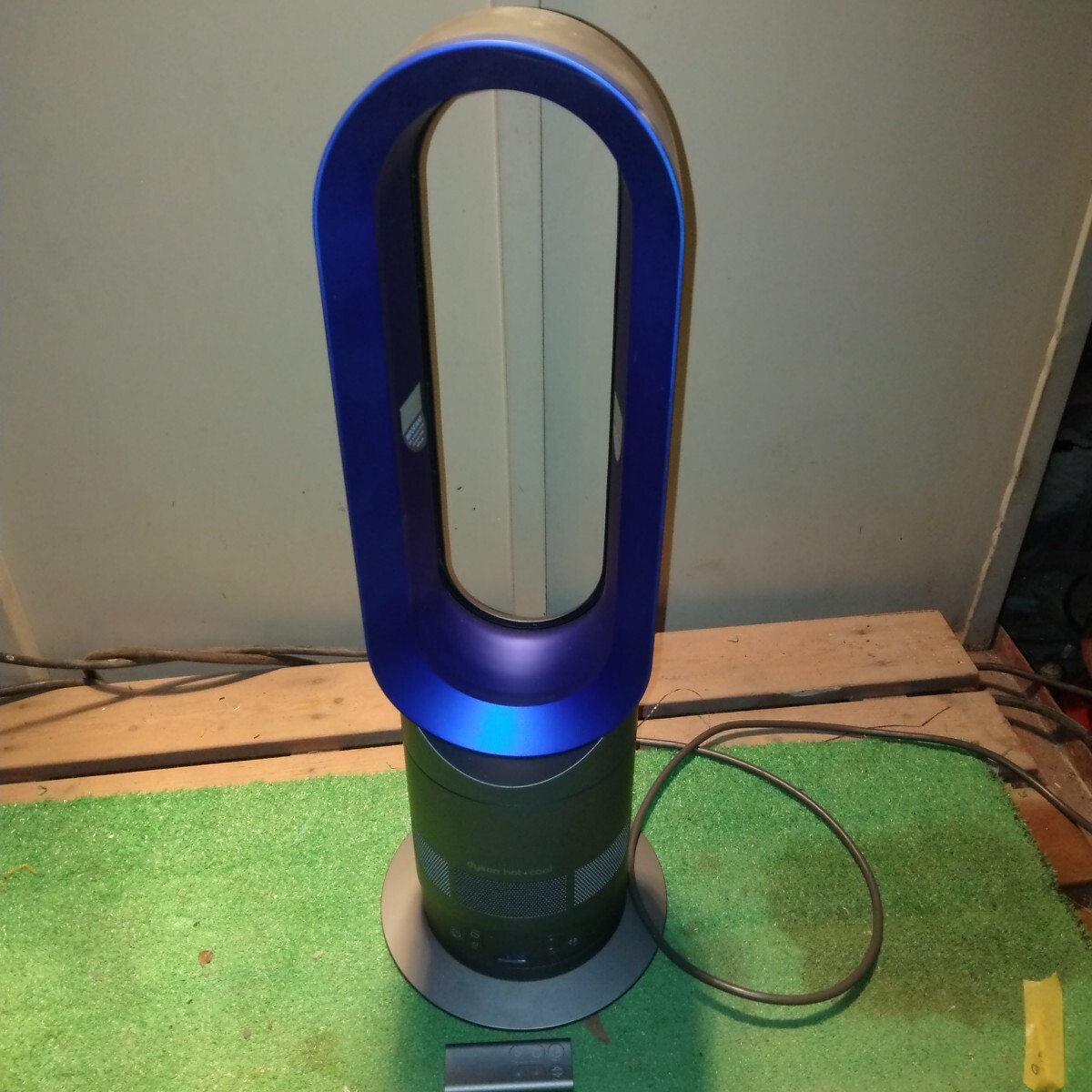  2011年製 dyson ダイソン Hot Cool 扇風機 セラミックファンヒーター AM04 動作品 KN2-US-DCA0095A 中古品 