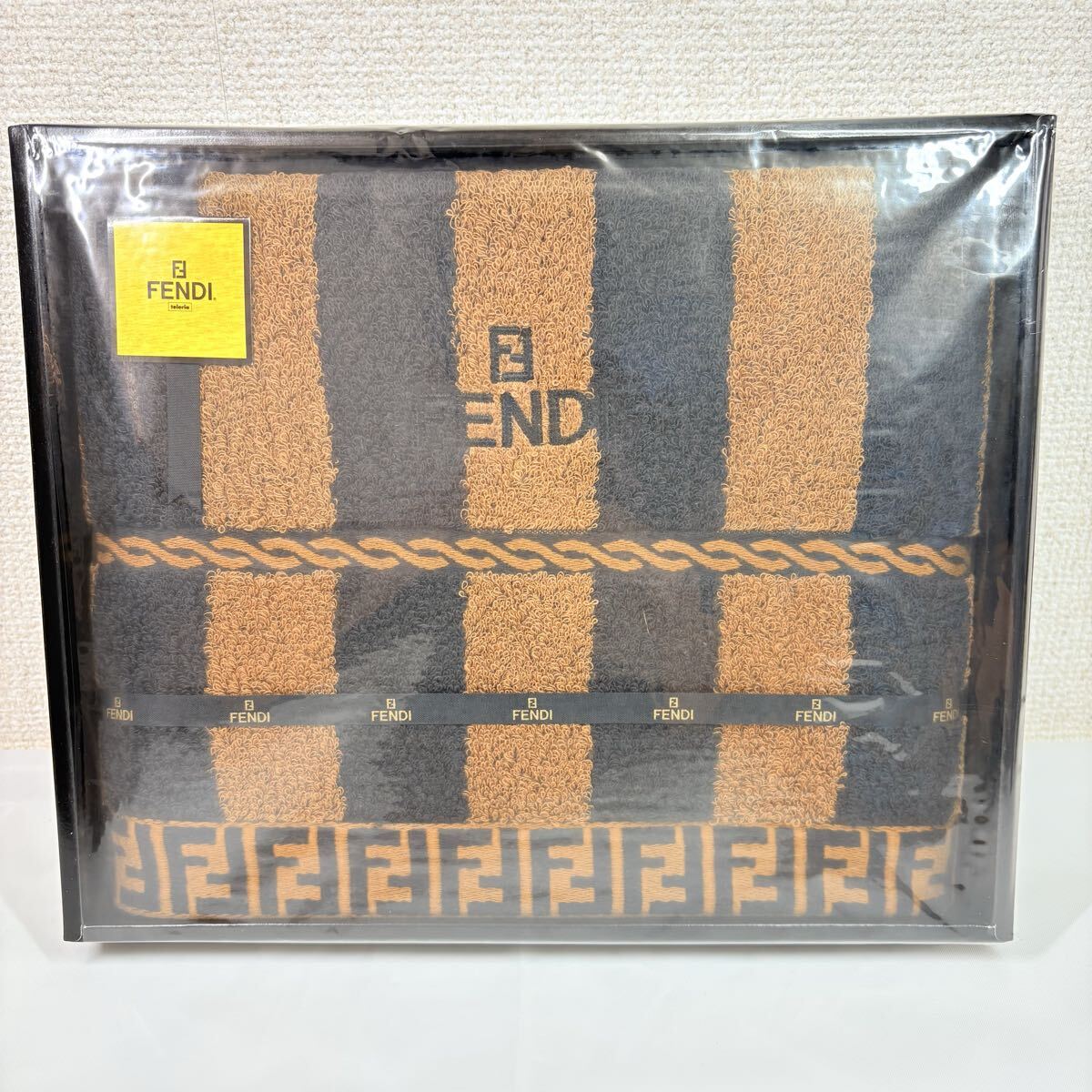 美品未使用　 FENDI フェンディ　ペカン柄　ズッカ柄　FF柄　バスタオル　ブラウン
