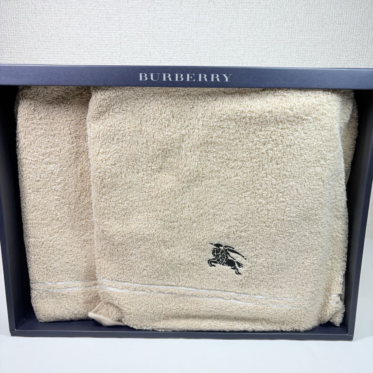 美品未使用　 BURBERRY バーバリー　フェイスタオル２枚　ホースロゴ　ベージュ　 西川産業　箱無し発送