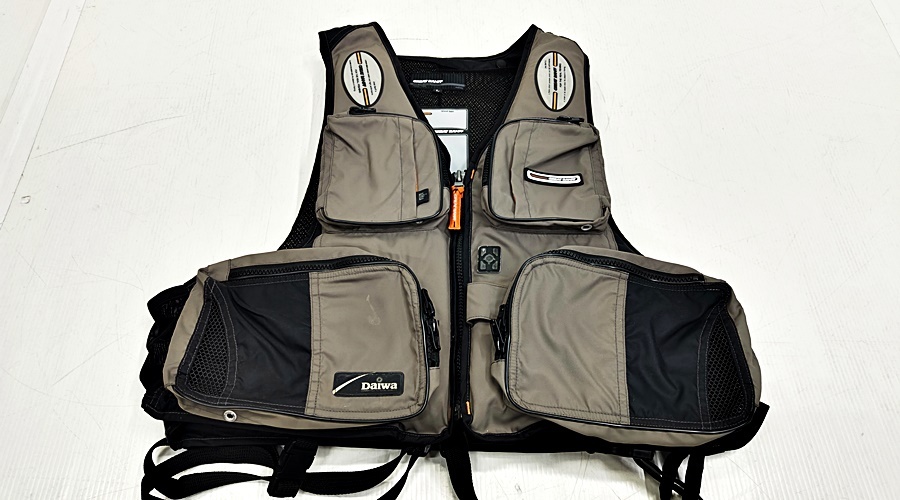 下松)DAIWA GREAT BANFF ダイワ グレートバンフ フィッシングベスト GF-6408 Lサイズ 中古 2004年製 現状品 ▲★251028N05A NK28B