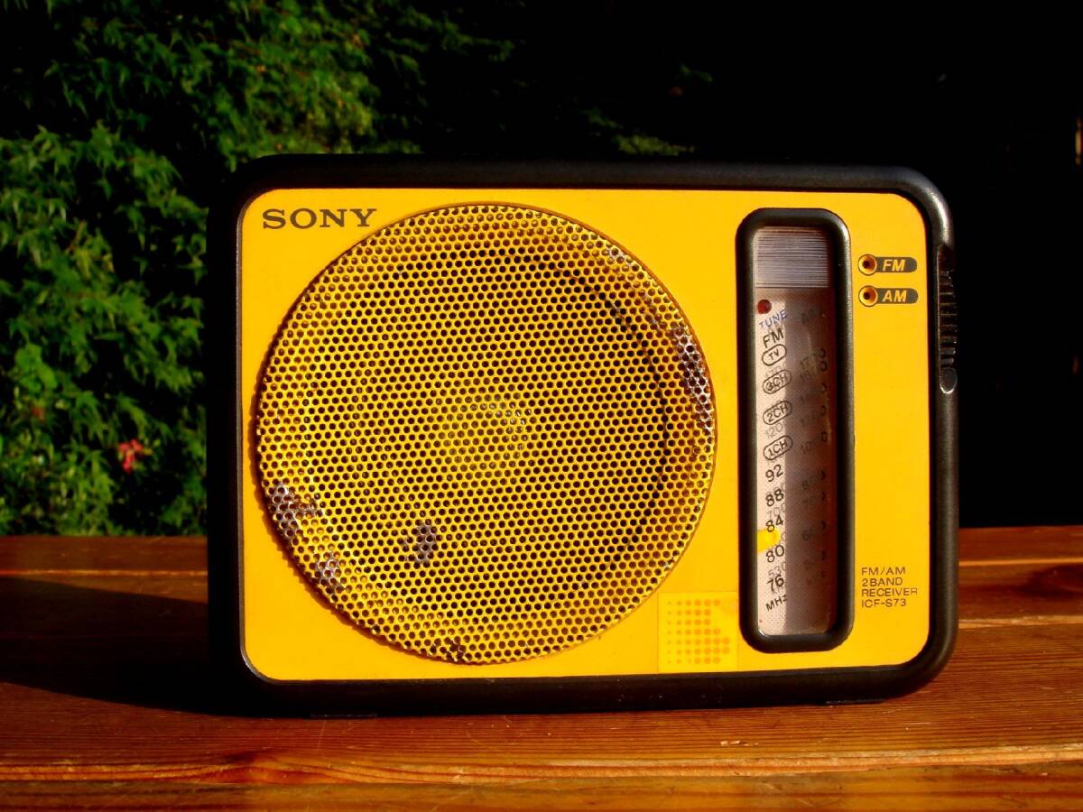 入手困難★動作品【SONY】お宝ワイドFM対応★スポーツラジオ FM/AMラジオ ICF-S73★YELLOW★稀少Made in Japan♪