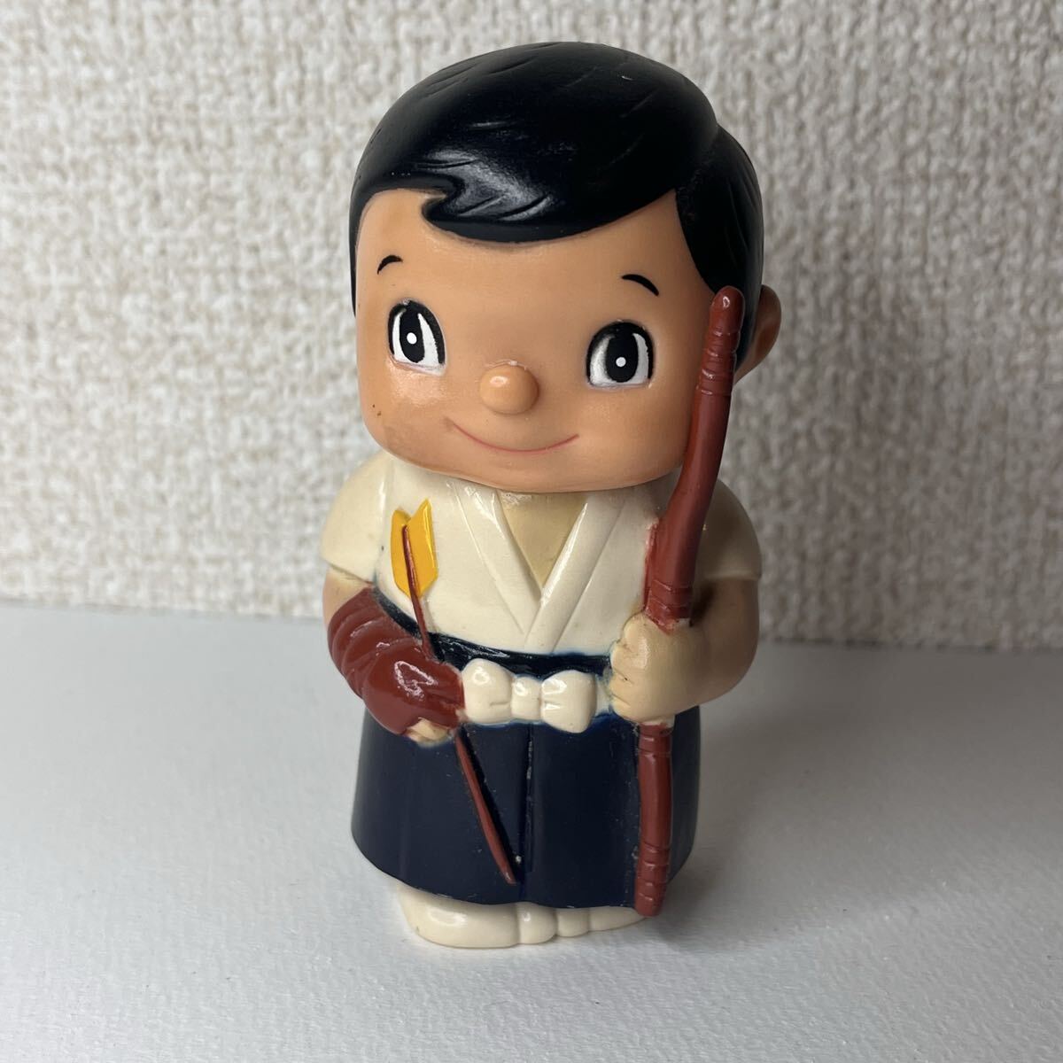 ① 当時物 ソフビ 貯金箱 弓道/北洋相互銀行/ほくよう相銀/レトロ/フィギュア /ビンテージ /人形/ 非売品/ノベルティ/企業物