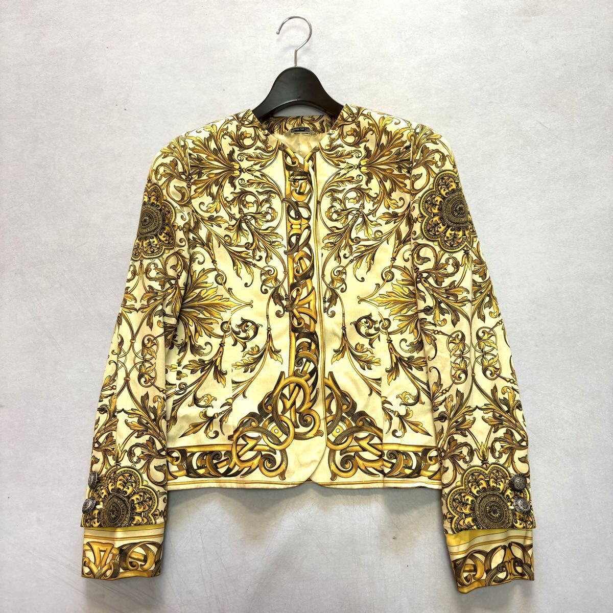 H ■ イタリア製 '希少 90's ビンテージ' GIANNI VERSACE ジャンニヴェルサーチ 総柄 ノーカラー 比翼 ジャケット SIZE:42 アウター 古着