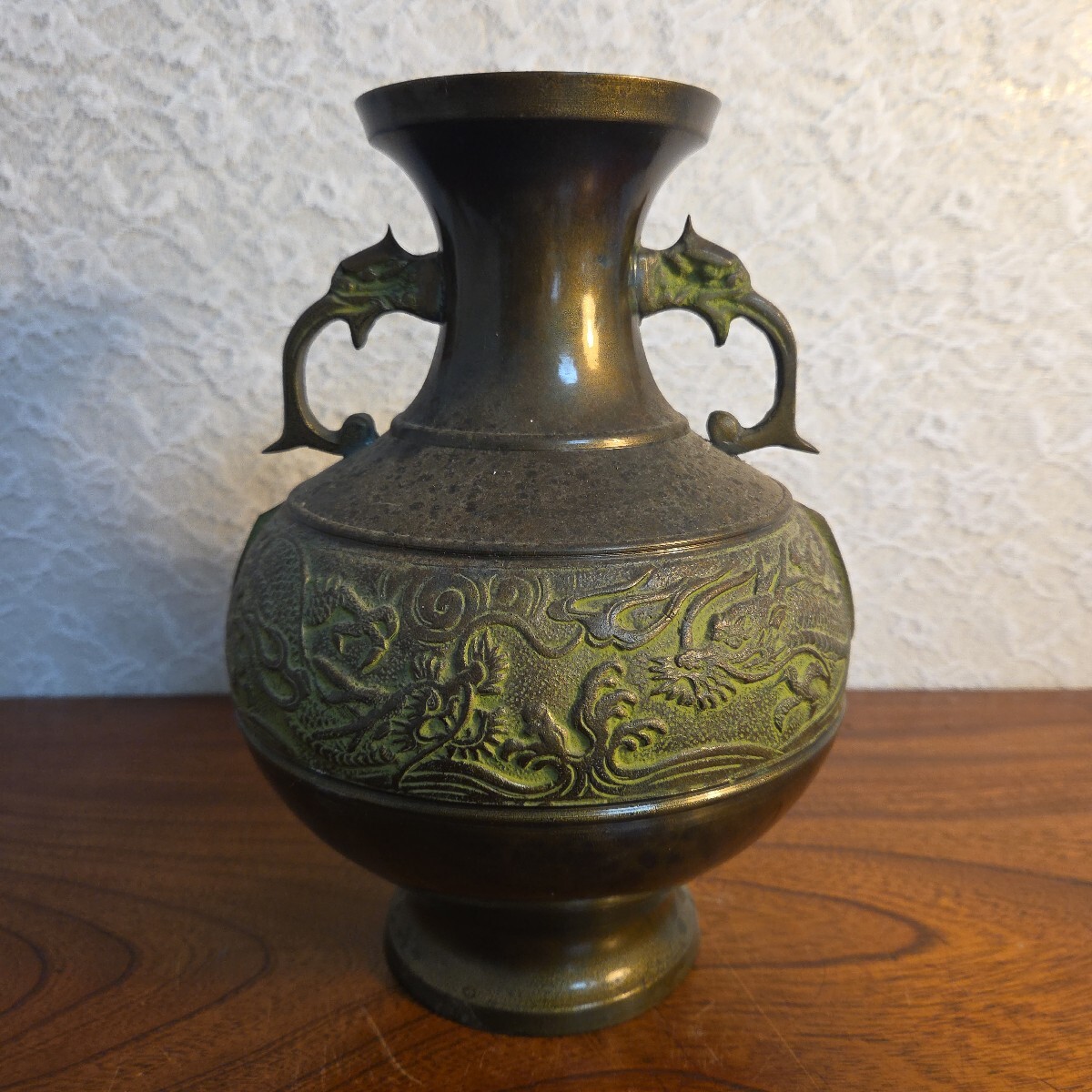 旧家 蔵出し 古美術 骨董 アンティーク 時代物 青銅 獣双耳 花瓶 花器 壺 飾壺 古道具 縁起物 双龍 中国画 落款 刻印有 金属工芸 古錫 錫製
