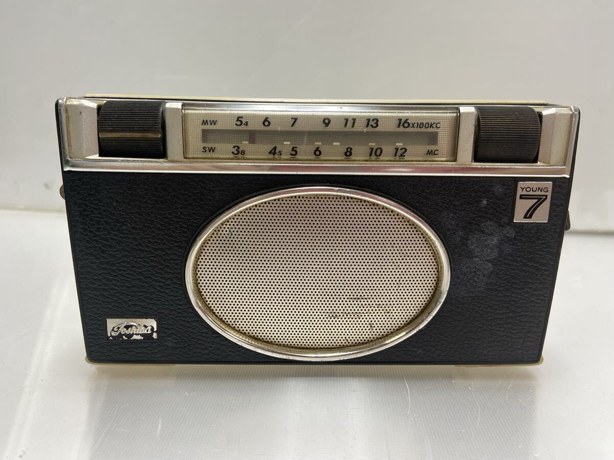 C2L1-2-5100312 東芝 トランジスタラジオ ヤングセブン　TOSHIBA 2Band YOUNG7 ヤング7 昭和レトロ 
