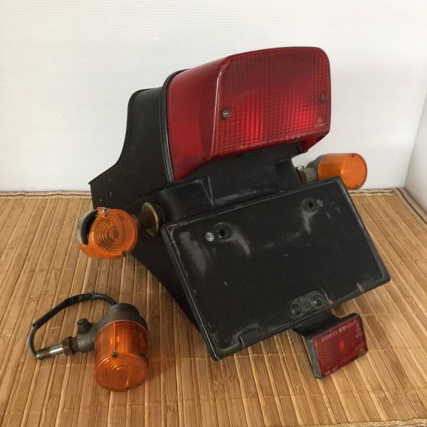 管下【ゼファー400 純正 リアフェンダー35023-1253 テールランプ220-40048 ウィンカー カワサキ バイク パーツ】