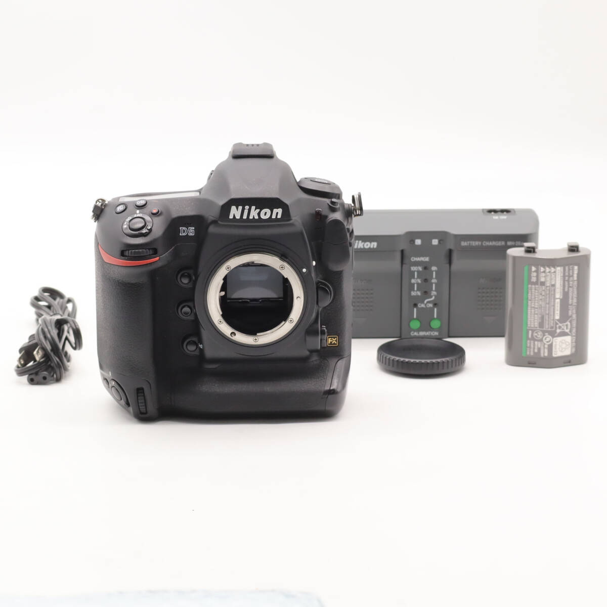 Nikon D5 ボディ CF-Type ショット数 178120回