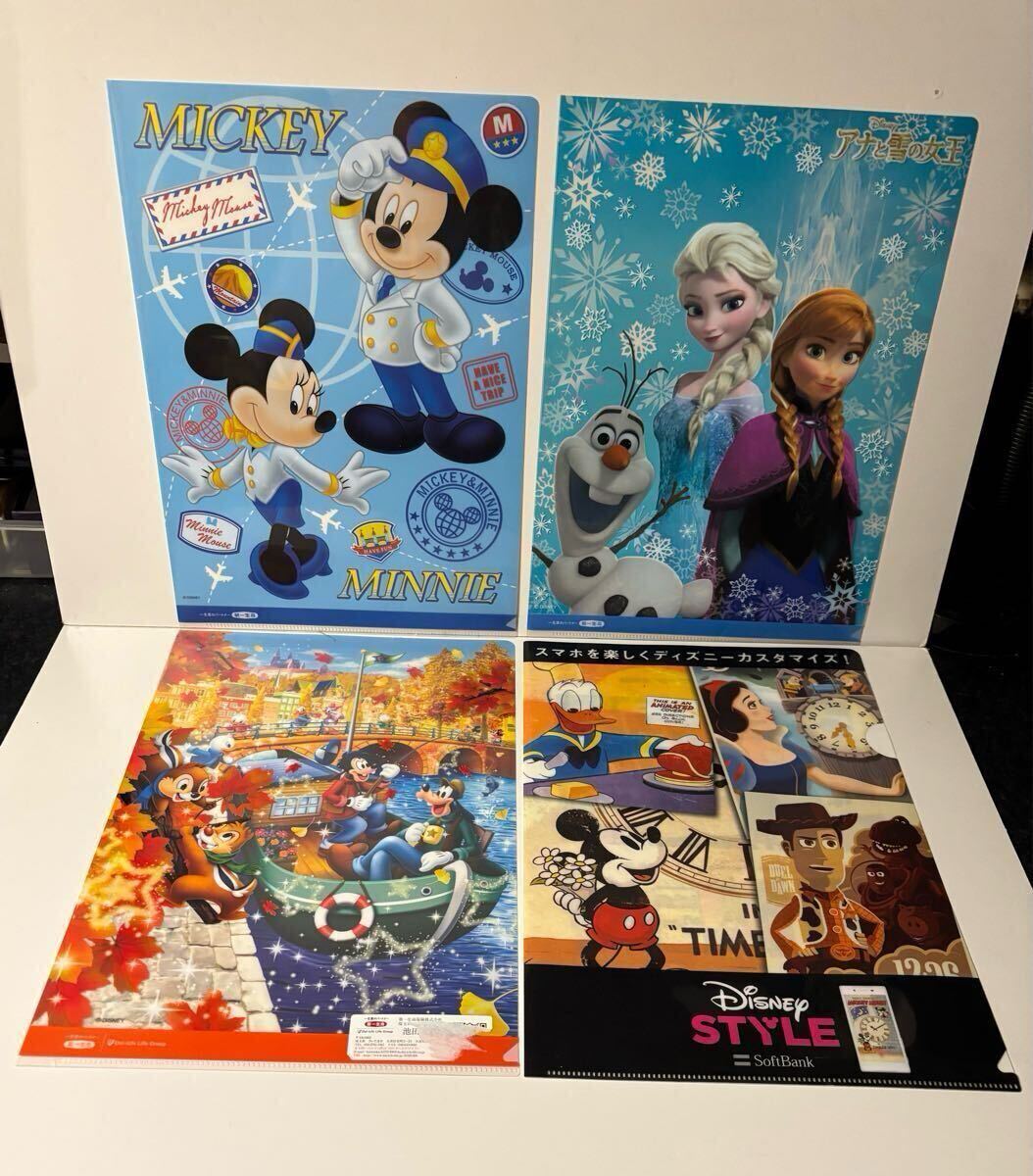 ディズニーキャラクターのクリアファイル4種4枚　A4サイズ　第一生命販促品3枚とソフトバンク販促品1枚　中古品