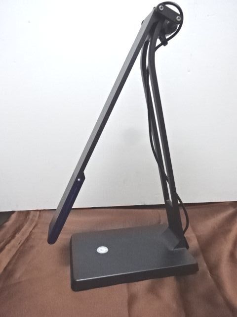 ④YAMAGIWA ヤマギワ SS226B 2010年製 デスクスタンド 照明 LED USED品