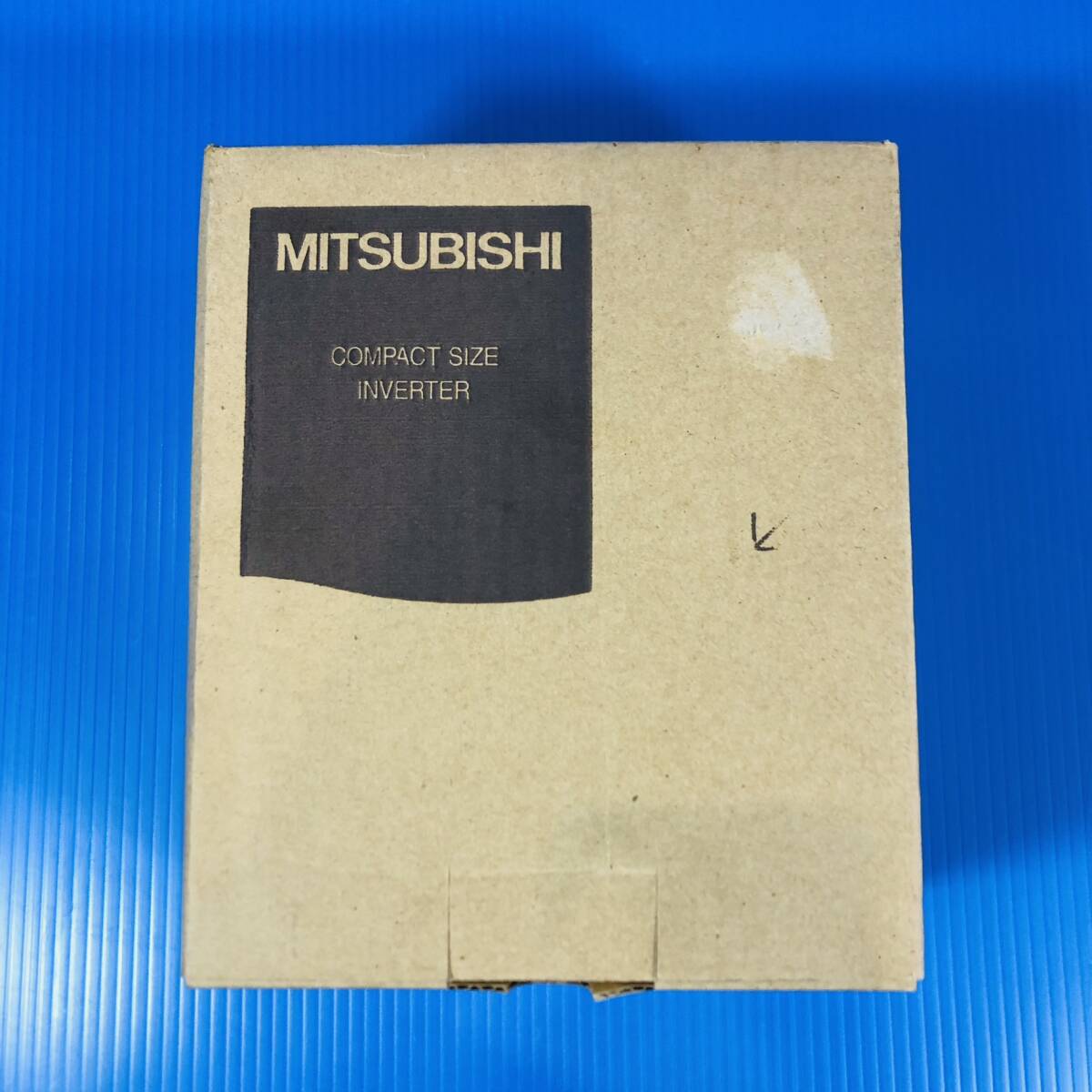 未使用品 MITSUBISHI 三菱 三相200V インバータ FR-E520-0.4K