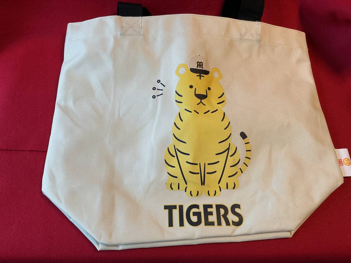 阪神タイガース Family with Tigers Dayトートバッグ 7/29配布 2025/9/7 セ・リーグ優勝 サイズ: タテ約28cm・ヨコ約35cm・マチ約13cm