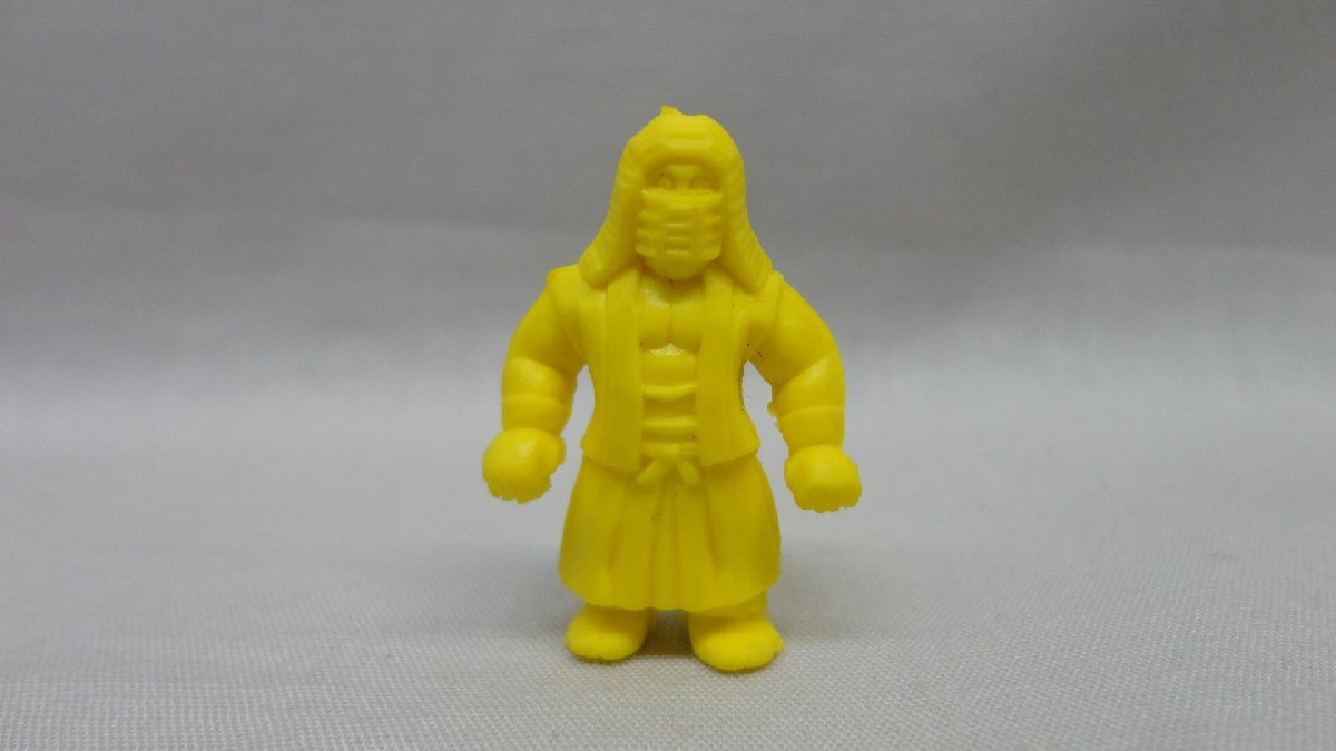 無版権 プロレス 消しゴム ザ・グレート・カブキ 入場 黄 パチ