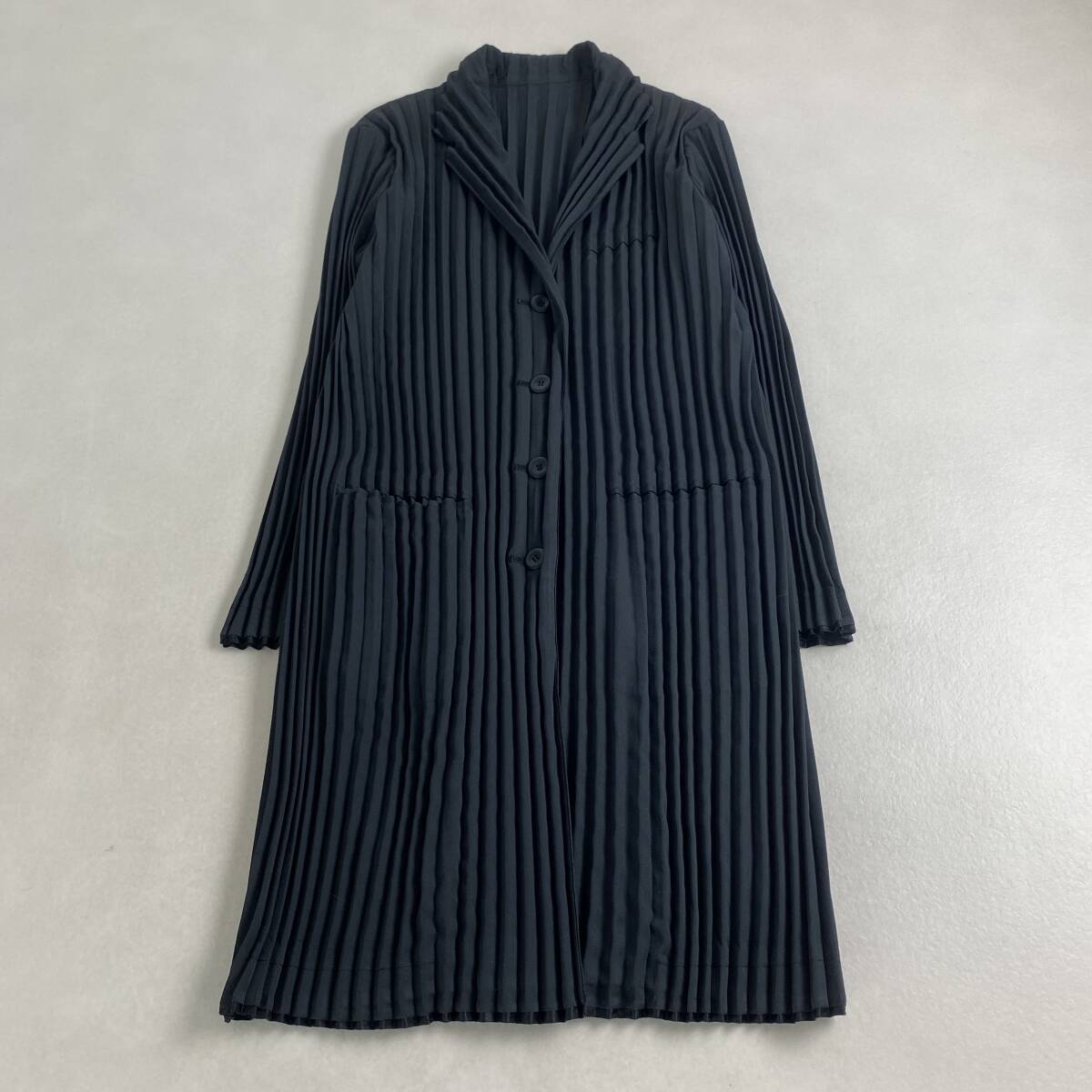 美品　イッセイミヤケ　ロングコート　プリーツ 極希少 ヴィンテージ 黒 ISSEY MIYAKE M・L相当