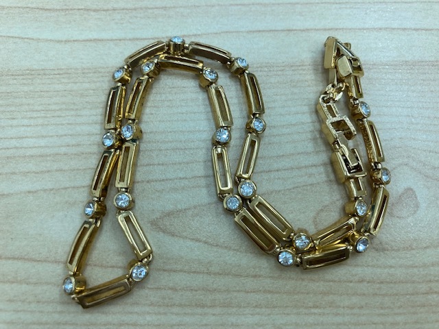 【ブランド】ニナリッチ Nina Ricci ゴールドカラーネックレス ストーン アクセサリー レディース ファッション 装飾品 537