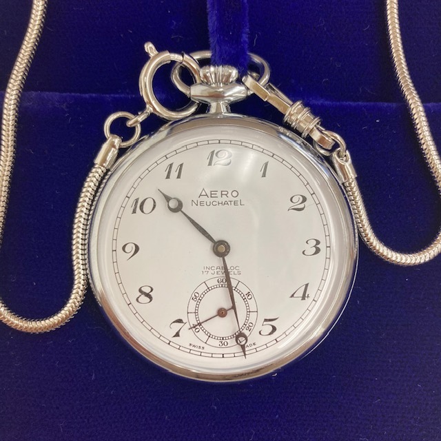 【激レア】AERO アエロ 懐中時計 NEUCHATEL 17JEWELS ウォッチ スモールセコンド 白文字盤 稼働品 17石 シルバー色 540