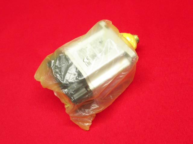 箱無し未使用? OMRON オムロン R88M-K20030T-S2 サーボモーター 管理7S1028D-A6