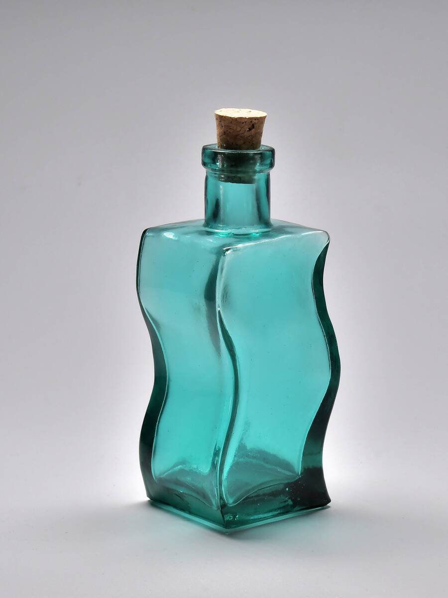 VIDRIOS deLEVANTE Hand Made MADE IN SPAIN　ガラス小瓶　コルク栓付き　在庫品未使用　＃3